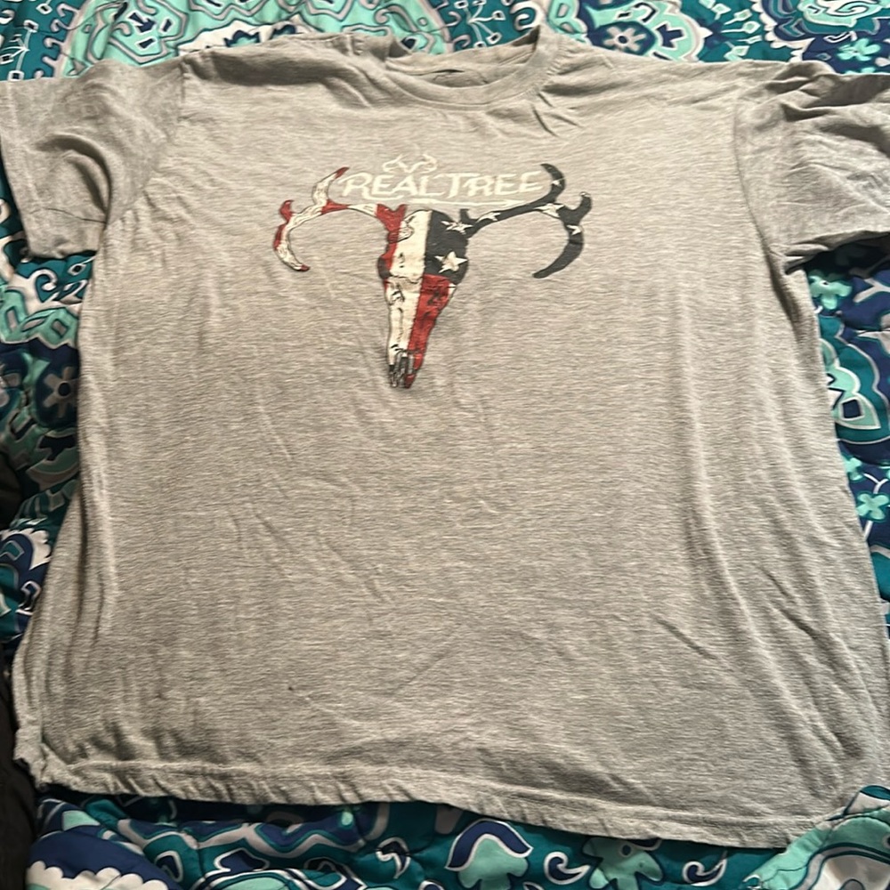 Realtree T-shirt. Size large. Had for two years worn as night shirt.